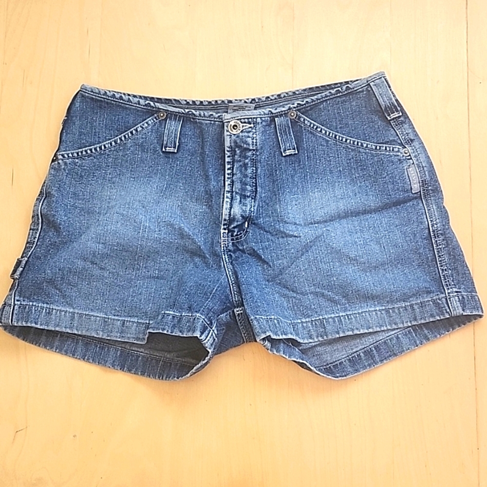 Silver Clothing Company size 31 jean shorts